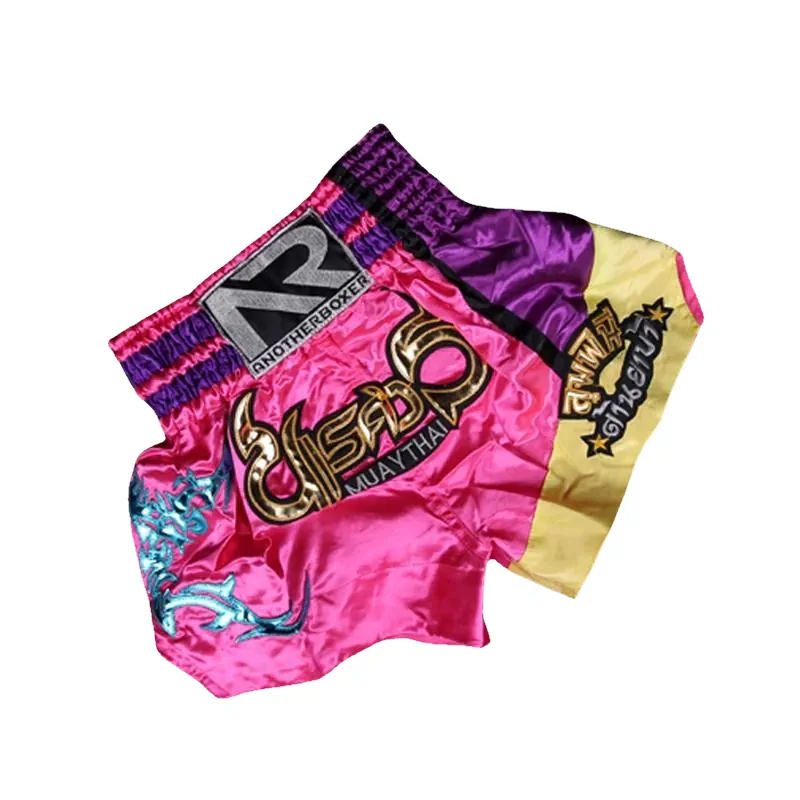Short boxe thai rose jaune et violet avec inscriptions dorées Anotherboxer